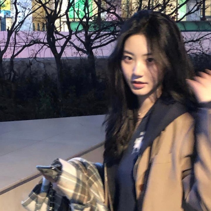 蒙娜丽莎与血月